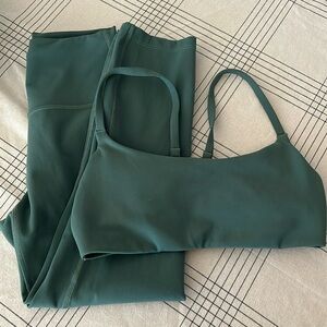 Lululemon Wunder Train set, Medium forest.